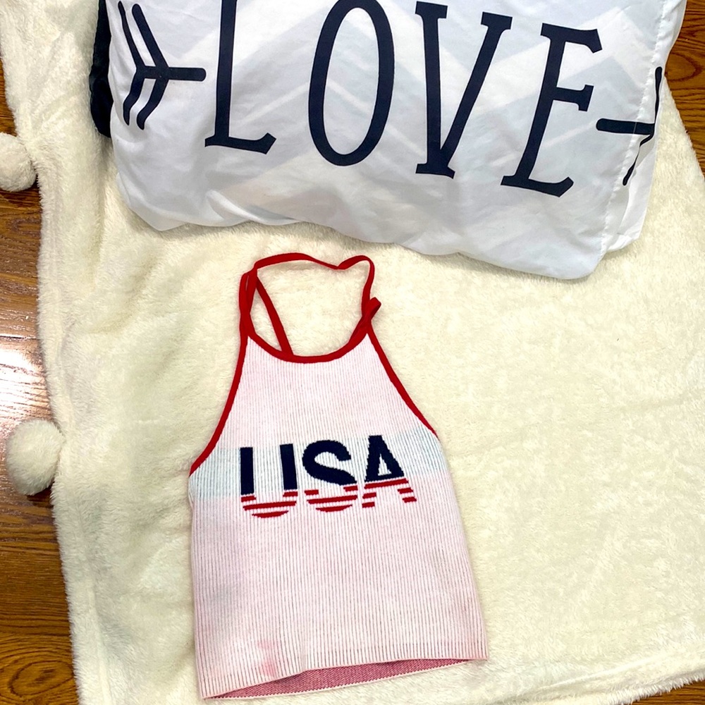 Hollister crop top size S, used twice.